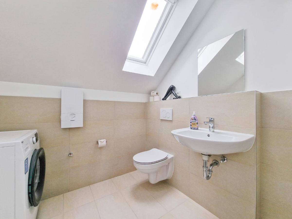 Raj Living - 1 Or 3 Room Apartments - 20 Min Messe Dus And Old Town Dus Düsseldorf Esterno foto