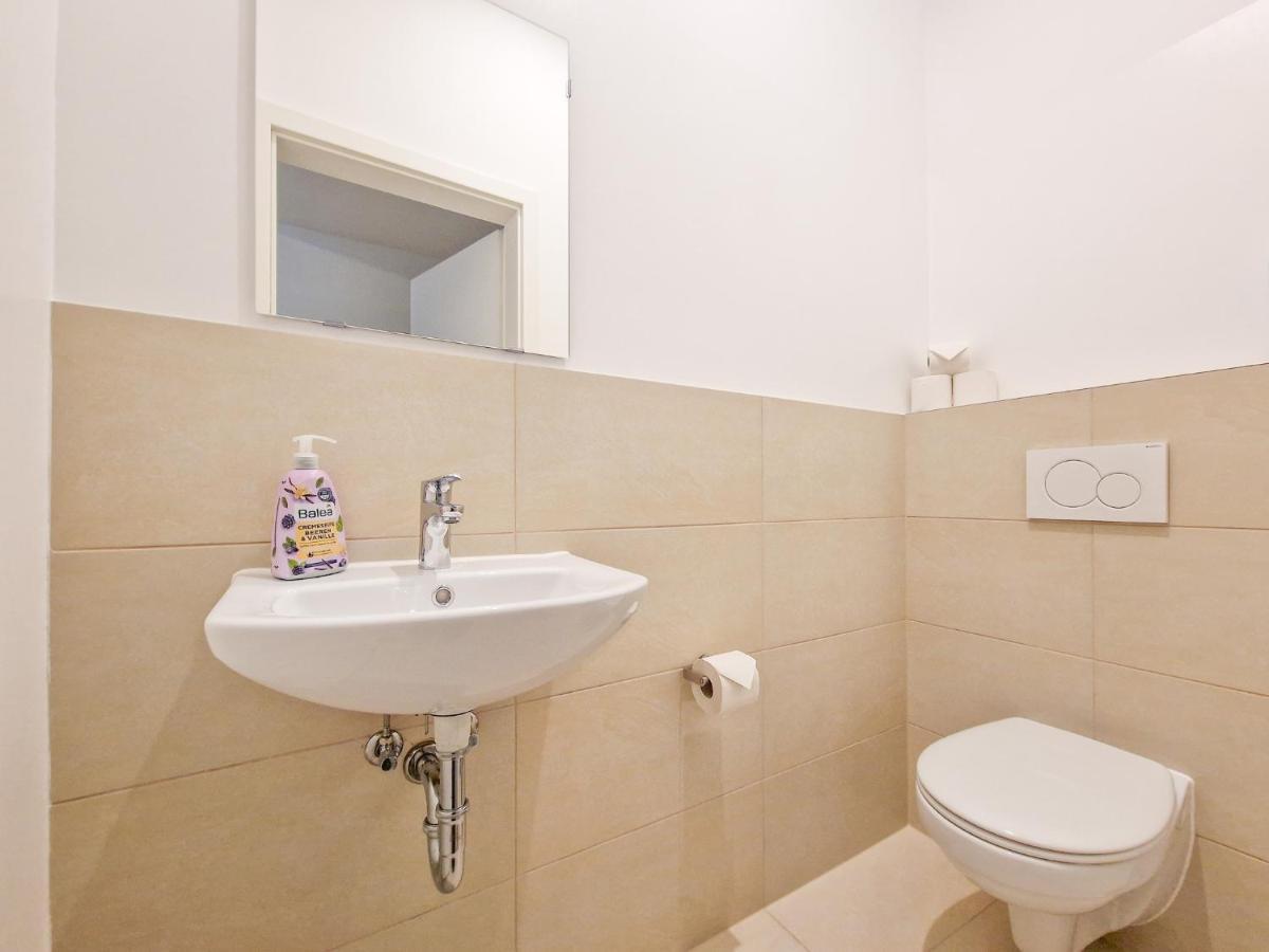 Raj Living - 1 Or 3 Room Apartments - 20 Min Messe Dus And Old Town Dus Düsseldorf Esterno foto