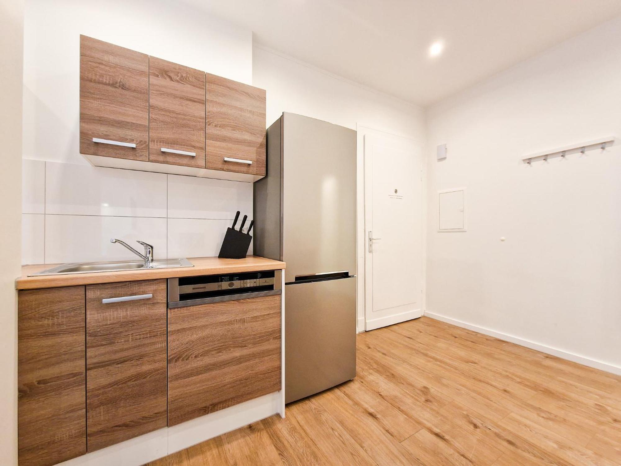 Raj Living - 1 Or 3 Room Apartments - 20 Min Messe Dus And Old Town Dus Düsseldorf Esterno foto